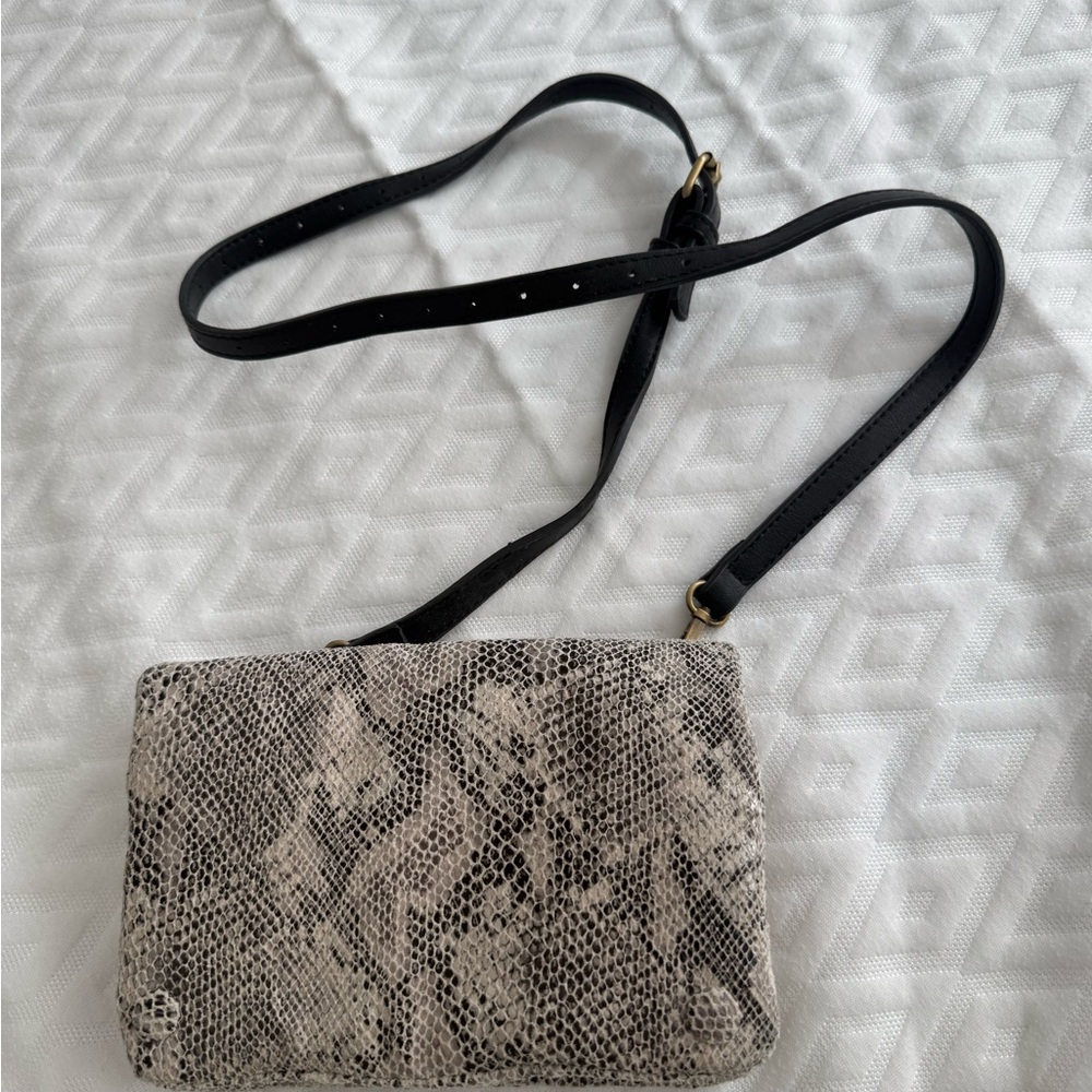 Street Level Black and Cream Snakeskin Crossbody Bag